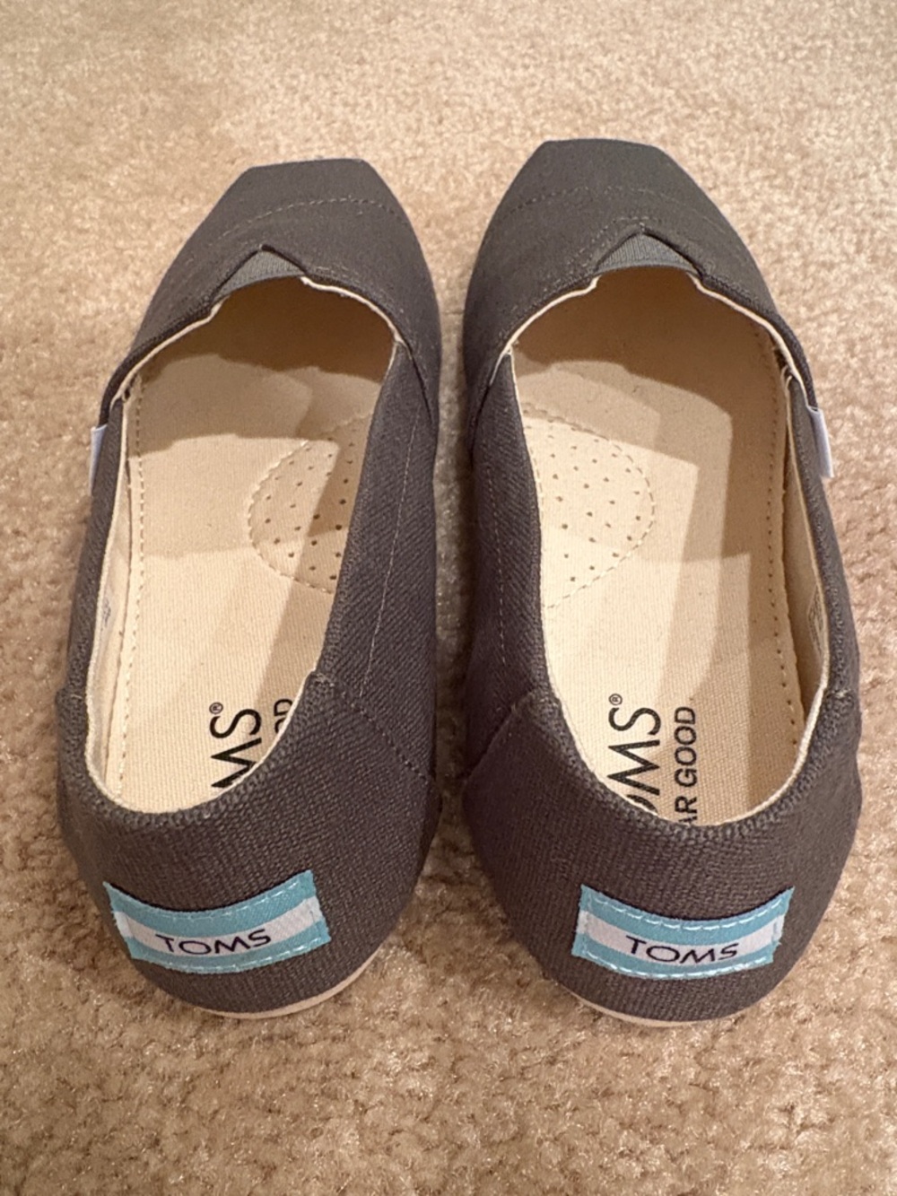 TOMS - Picture 8 of 10